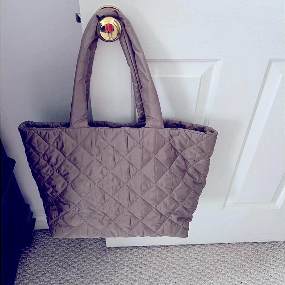 H&M tote bag with attached make up bag